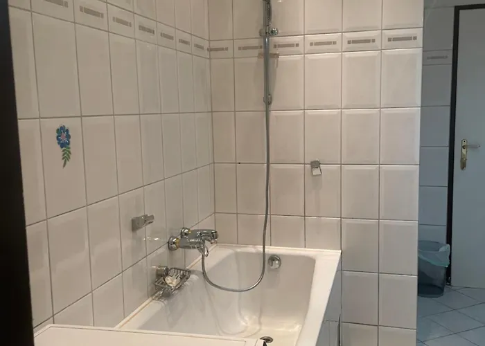 U6 Schoepfwerk Homestay szállás